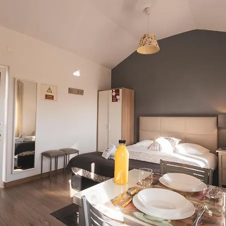 04 - Loft In The Heart Of بينيش