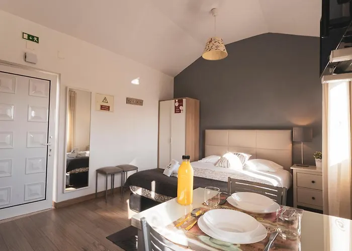 04 - Loft In The Heart Of Peniche