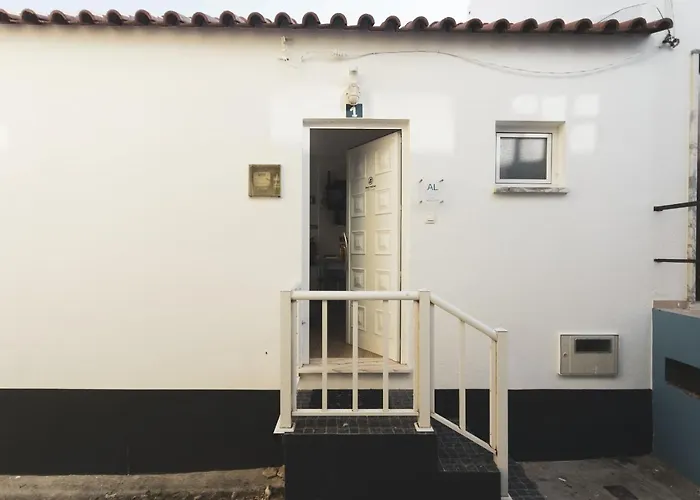 04 - Loft In The Heart Of Peniche